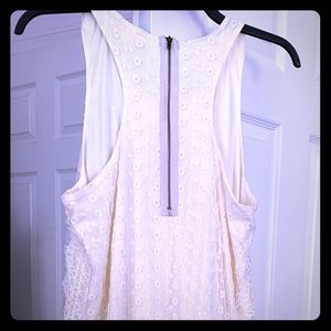 Sleeveless lace dress